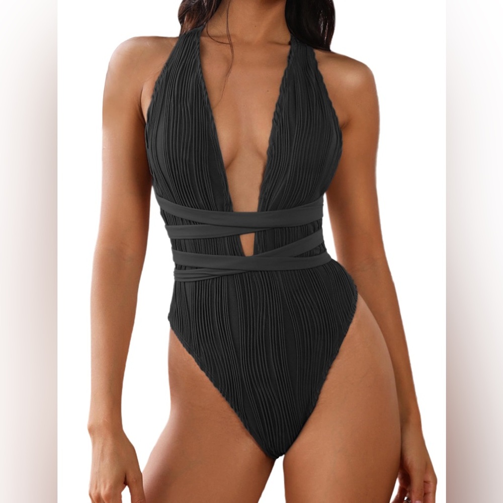 ZAFUL Black OnePiece Plunge V Neck Ribbed CrissCross Open Back Swimsuit Halter 🖤